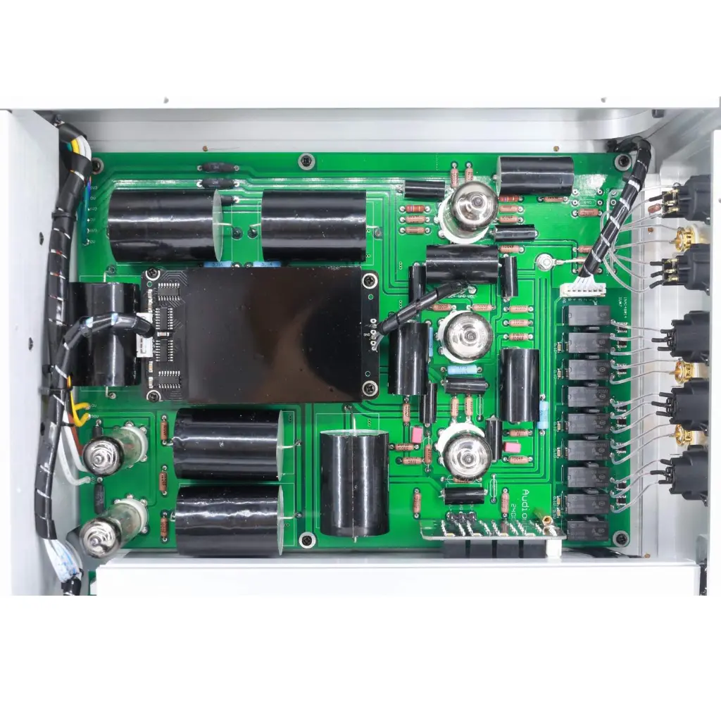 audio-gd-vacuum-he-1-balanced-tube-pre-amplifier- (2).webp