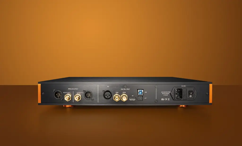 Holo Audio – SPRING 3 DAC KTE Kitsune (R2R – DSD1024) back.webp