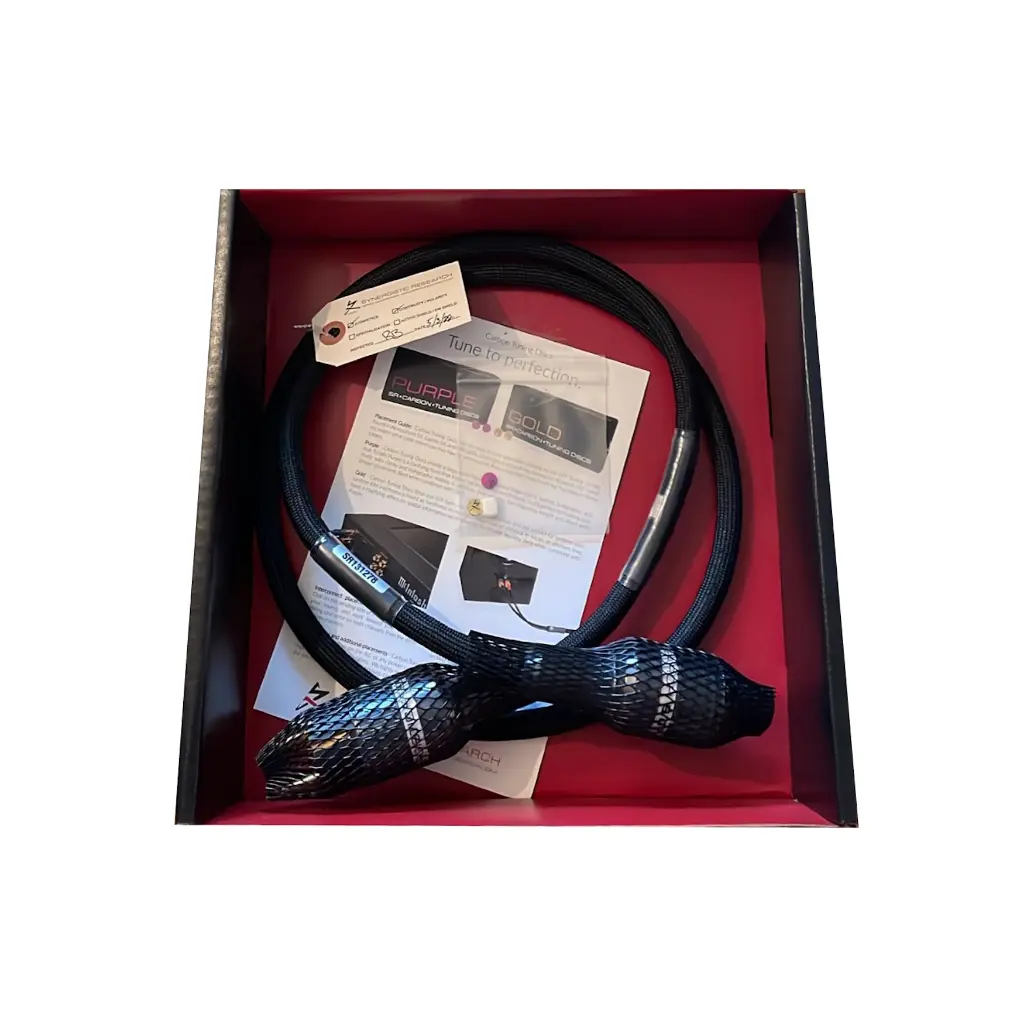 products-synergistic_research_sr30_power_cable 3.webp